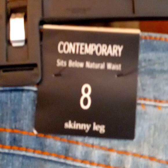 Women's Jeans size 8 nwt distressed fashion skinny  5 pocket - Picture 4 of 14